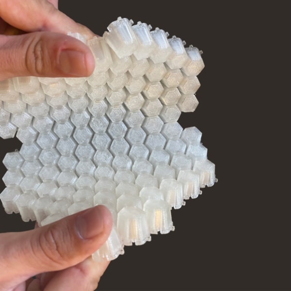 FGF Fused Granulate Febrication FGM Fused Granulate Modeling équipement de protection Pollen AM mim métal cim céramique technique impression 3D imprimante 3D industrielle granulés extrusion petite série moyenne série acier inoxydable granulés thermoplastiques ouvert aux matériaux multi-matériaux