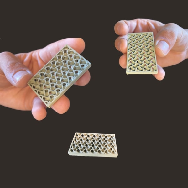 structure lattice en céramique Pollen AM mim métal cim céramique technique impression 3D imprimante 3D granulés industriels extrusion petite série moyenne série acier inoxydable granulés thermoplastiques ouvert aux matériaux multi-matériaux